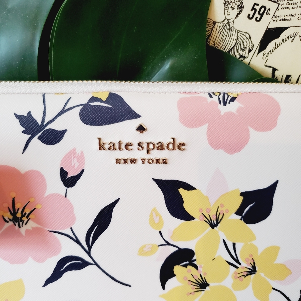 🆕 Staci laptop case sleeve lily blooms Kate spade floral pink yellow - Picture 4 of 6